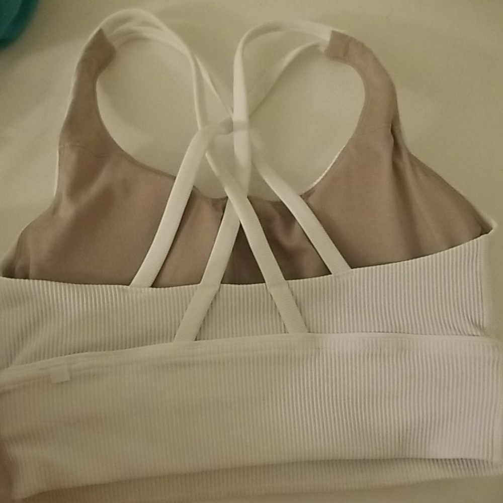 Lululemon - Picture 3 of 5
